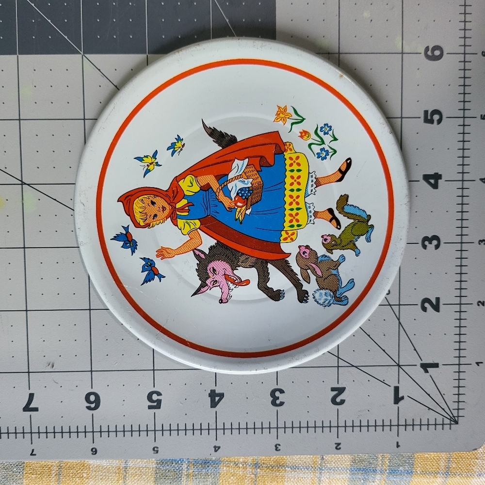 Vtg 70s-80s Red Ridinghood Tea Set Plate Only. Approx 6x6in. - Picture 4 of 6